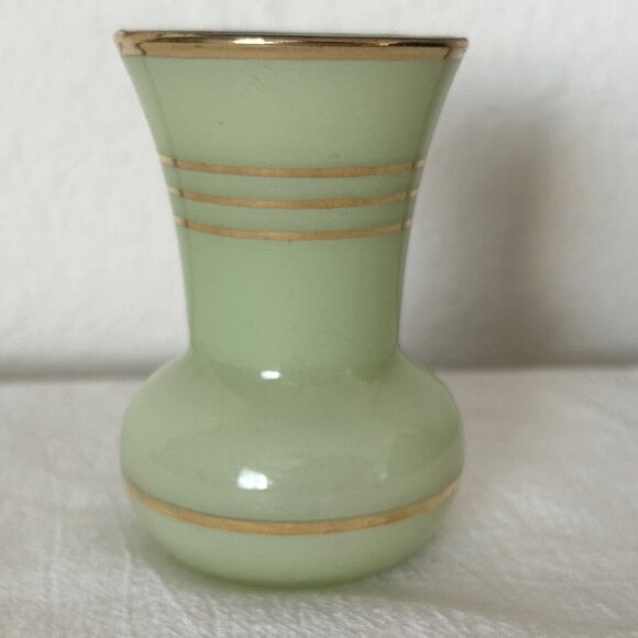 VINTAGE Small Mint Green Bud Vase Glass - Picture 3 of 11